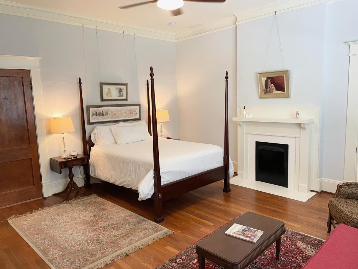 Gillen House Bed And Breakfast Maxeys エクステリア 写真