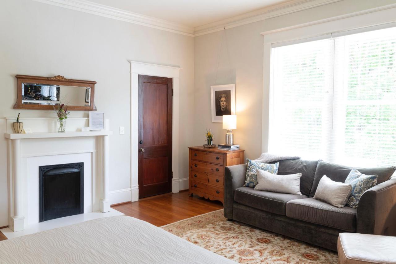Gillen House Bed And Breakfast Maxeys エクステリア 写真