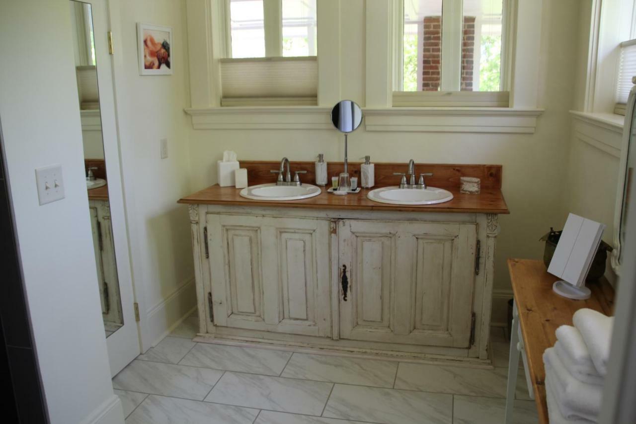 Gillen House Bed And Breakfast Maxeys エクステリア 写真